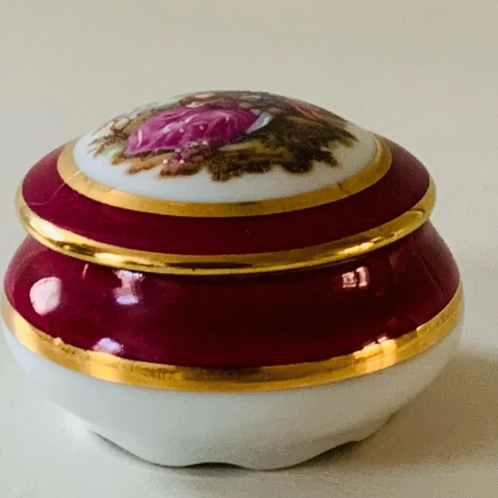 Limoges Porcelane France trinket box
